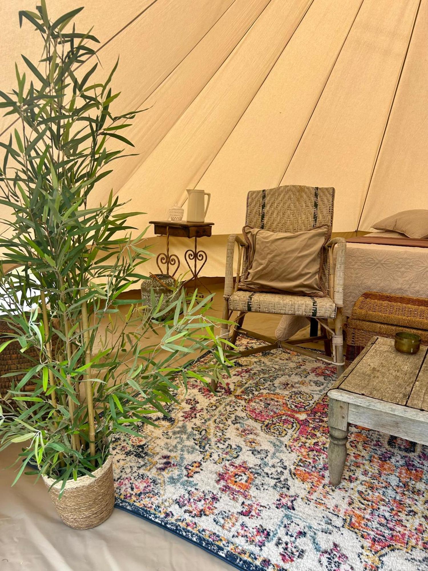Chambre Au Jardin Tente De Charme Eguzon-Chantome المظهر الخارجي الصورة